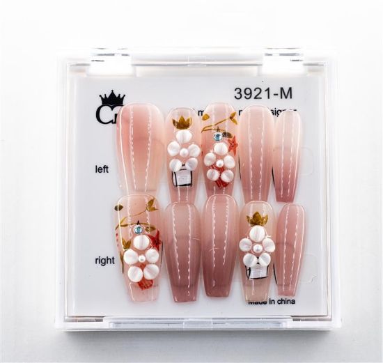 Picture of CROWN HAND PAINTED PRESS-ON NAILS - STYLE 3921