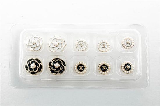 Picture of NEW FASHION BLACK & WHITE DESIGNER CHARMS STYLE 1