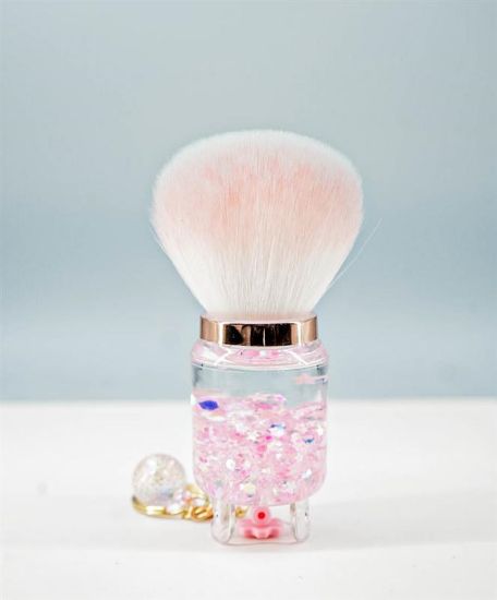 Picture of CRYSTAL BOTTLE POWDER BRUSH STYLE 1 CR-57